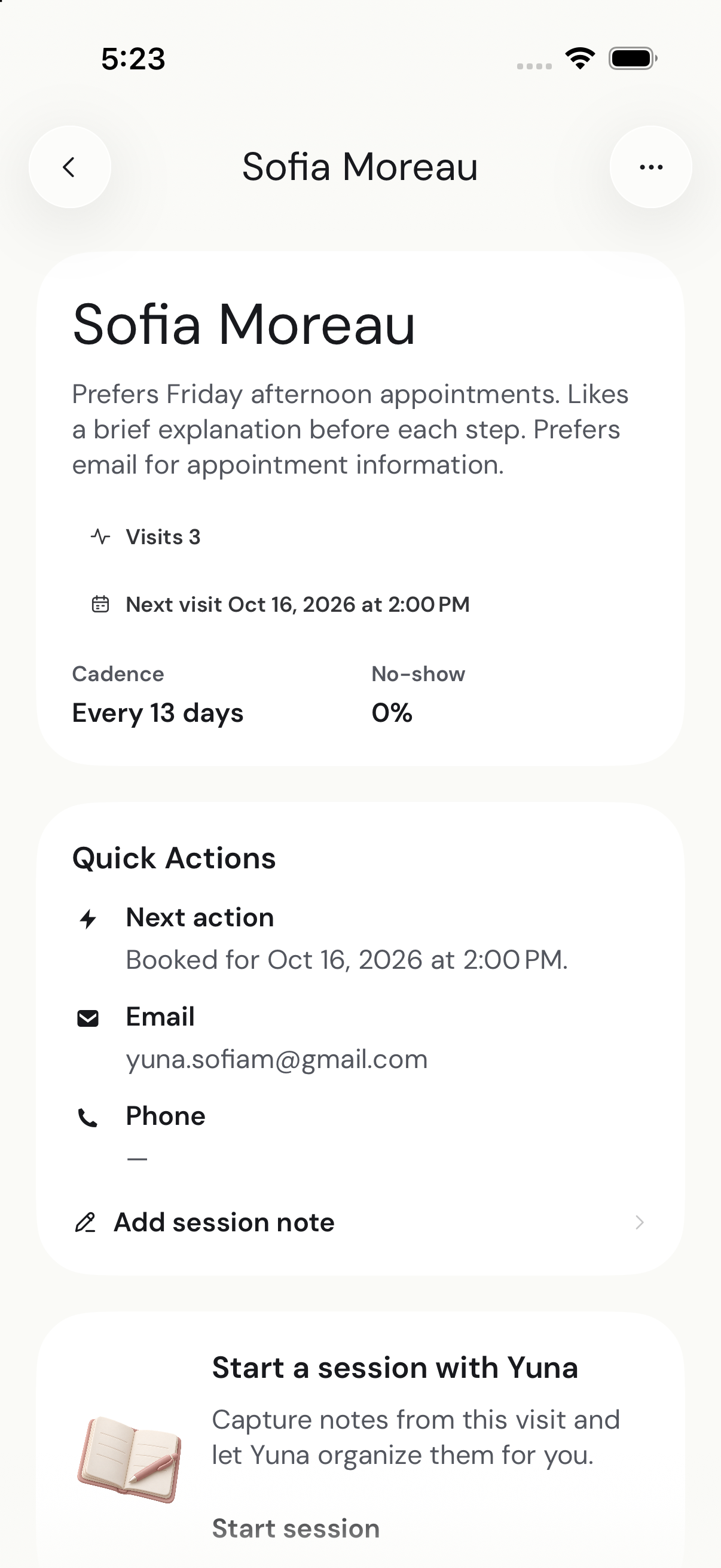 Sofia’s Yuna iPhone client profile shows her preference for Friday afternoons and explanations during visits, three recorded visits, an upcoming October 16 appointment, and the Start a session with Yuna action. Demo data.